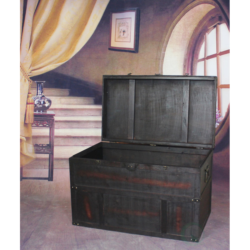 Commode large en style vieux cèdre