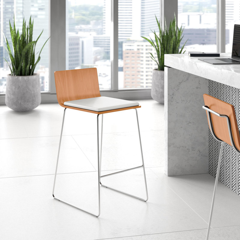 Tabouret de bar et de comptoir Seguin, Bois de frêne naturel, Blanc, Tabouret de comptoir (assise de 24 po de hauteur)