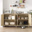 Buffet de 178 cm avec tablettes ajustables, pieds en bois massif pour une utilisation durable, idéal pour décorer une entrée. Quatre portes naturelles, étagères pour objets de différentes tailles, ajoutent du charme à votre intérieur.