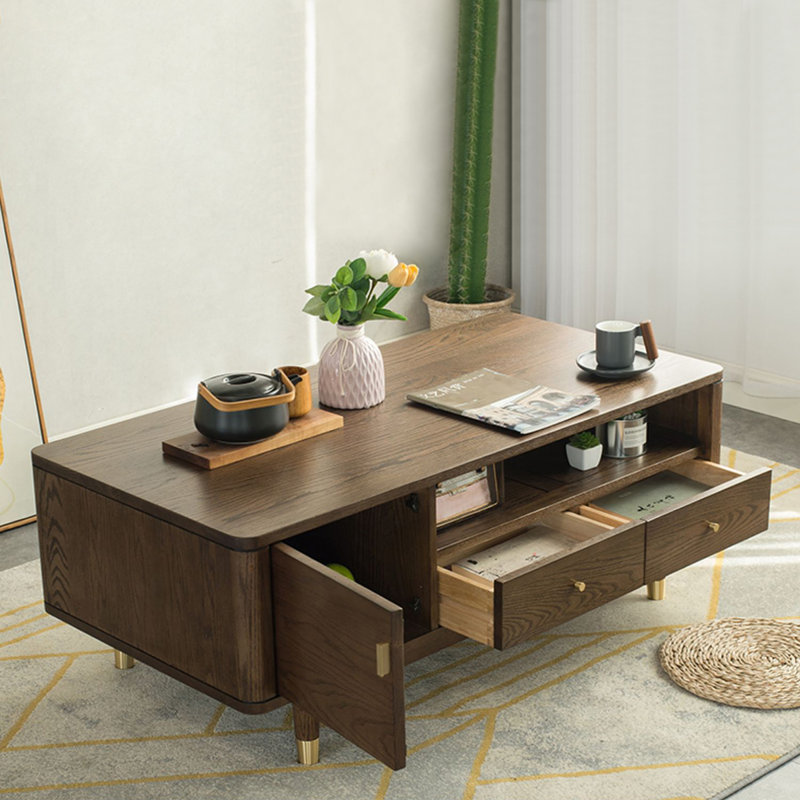Table basse à quatre pieds avec rangement
