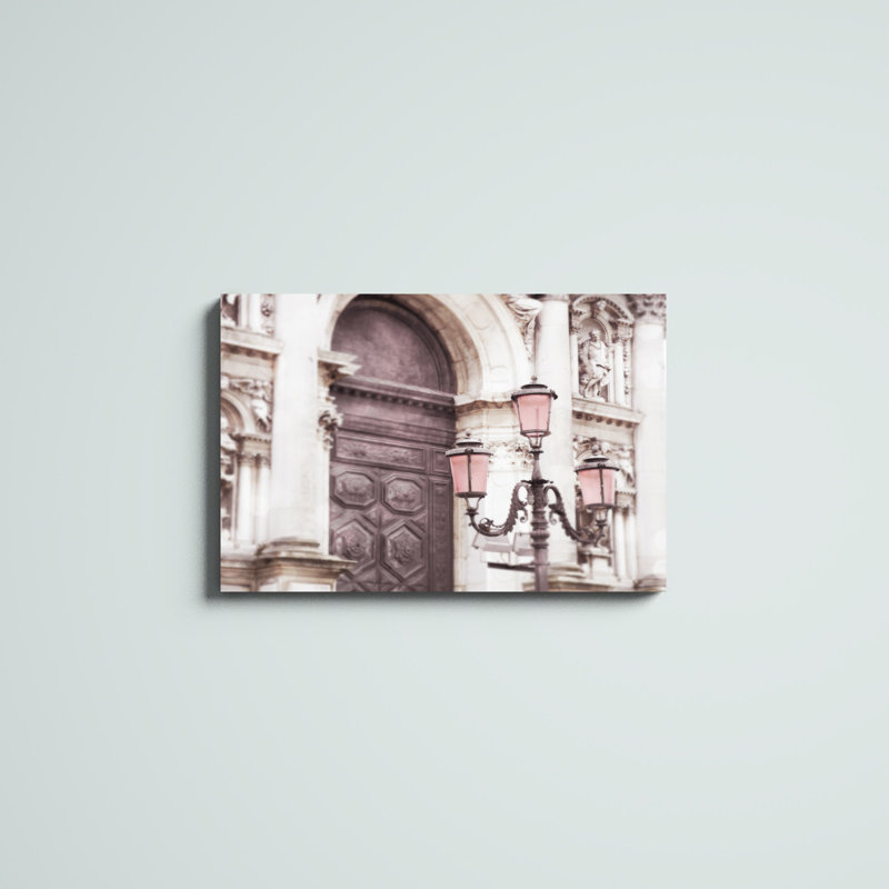 «Venice Pink Lanterns II», photographie sur toile, H 20 po x l 30 po