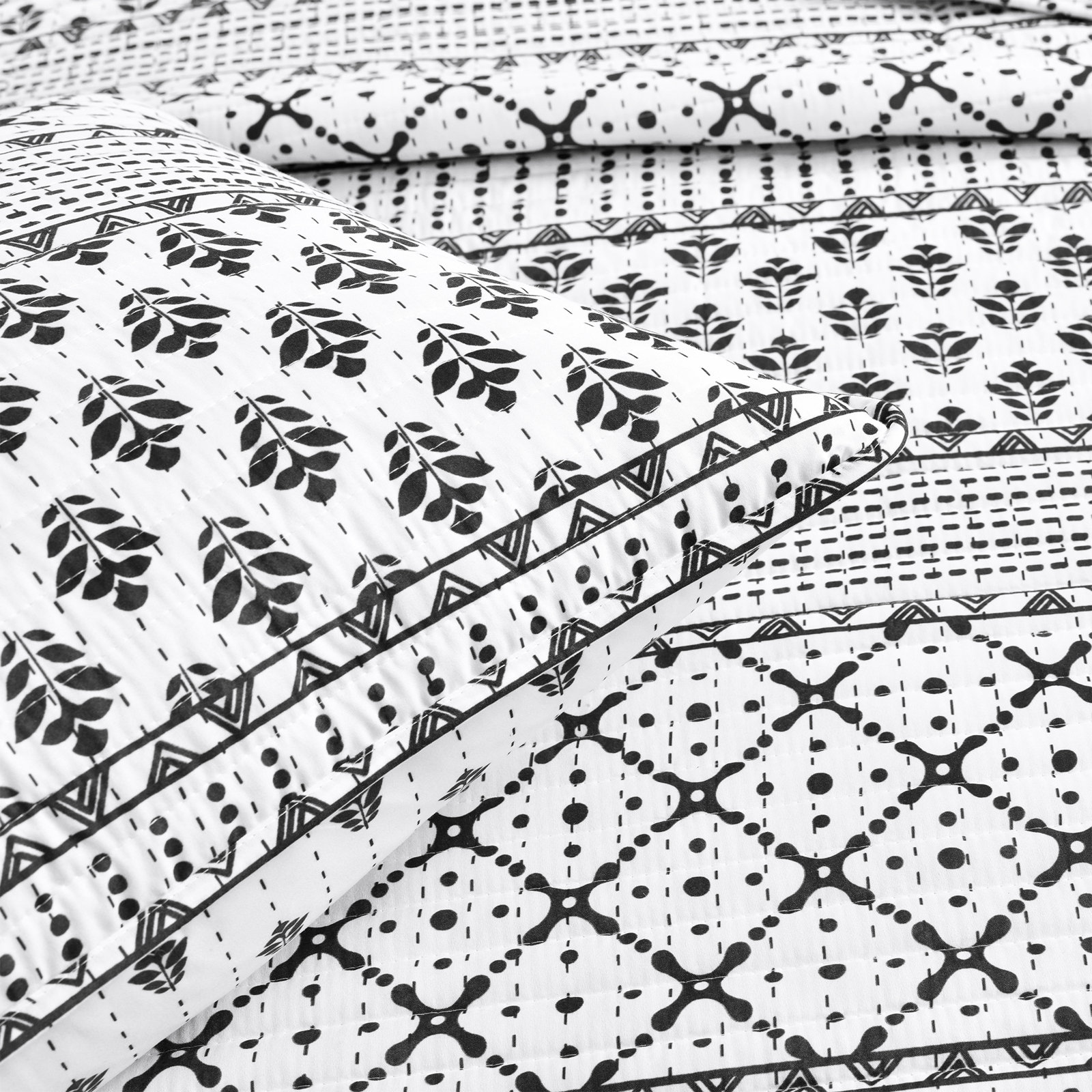 Willards Quilt Set, Black/White, King Quilt + 2 Shams