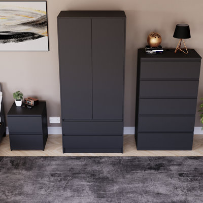 Romeon Piece Bedroom Set