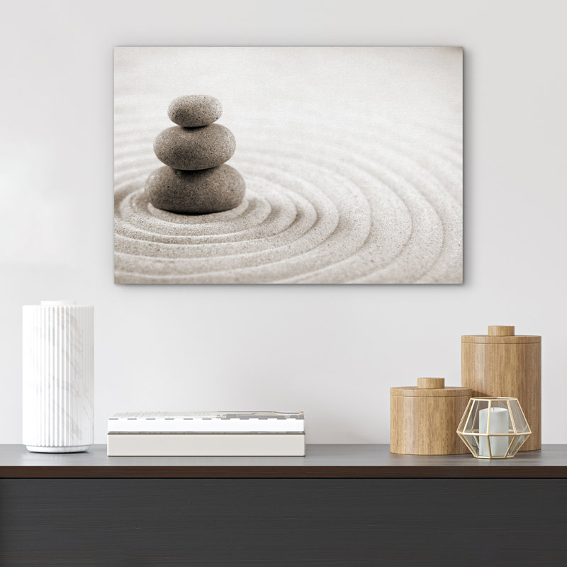 Zen Stones Rocks over a Rippled Sand Effect - reproduction de photo sur toile tendue, H 12 po x l 18 po x 1,5 po