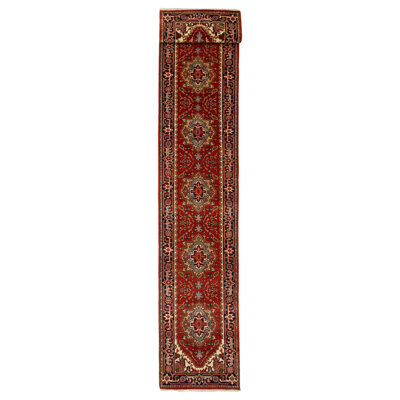 Tapis rouge Serapi Heritage 2 pi 7 po x 17 pi 6 po