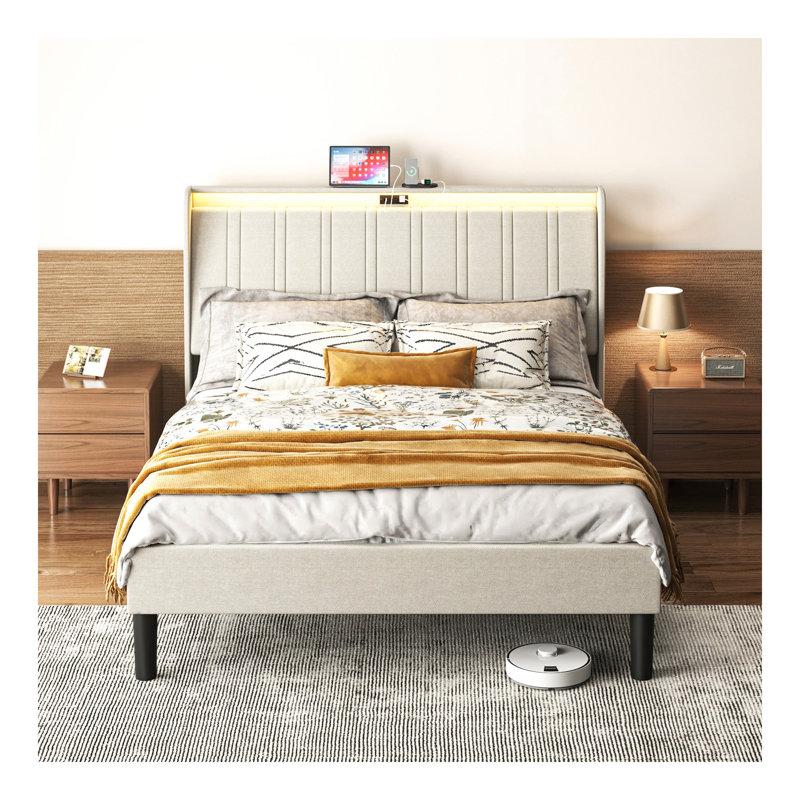 Structure de lit plateforme double avec tête de lit tapissier en tissu et support de lattes en bois