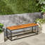 Banc d'extérieur chic et apaisant - Bois et fer, finitions artisanales, structure en fer noir, détails raffinés.