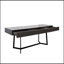 Bureau d'ordinateur noir moderne avec surface de travail spacieuse et pieds en Y robustes en métal pour le bureau à domicile
