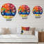 Arbre rouge vibrant dans un paysage d'automne - horloge murale traditionnelle-60187234