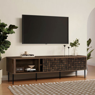 Meuble télé 71 po avec portes coulissantes en noyer pour téléviseur de 75 po ou moins
