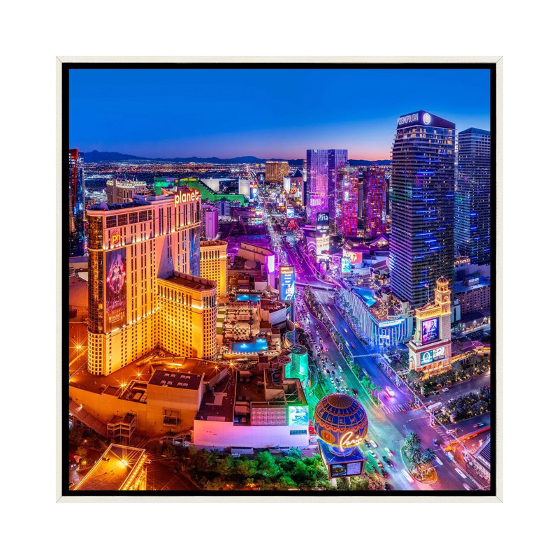 Las Vegas Neon Boulevard - reproduction d'art murale encadrée, H 26 po x l 26 po, Reproduction encadrée sans passe-partout