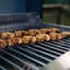 Monument Grills, Clearview 2 - Barbecue portatif au propane liquide en acier inoxydable 15 000 BTU - Parfait pour les barbecues en famille, cadeau des Fêtes