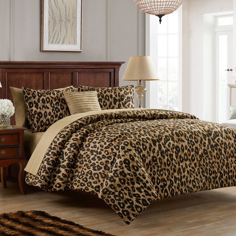 Cheetah Reversible Bed-in-a-Bag Comforter Set, King Comforter + 2 Shams + 1 Decorative Pillow