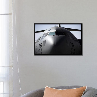 « rebording of the front of a c-17 globemaster iii », reproduction de photo sur toile