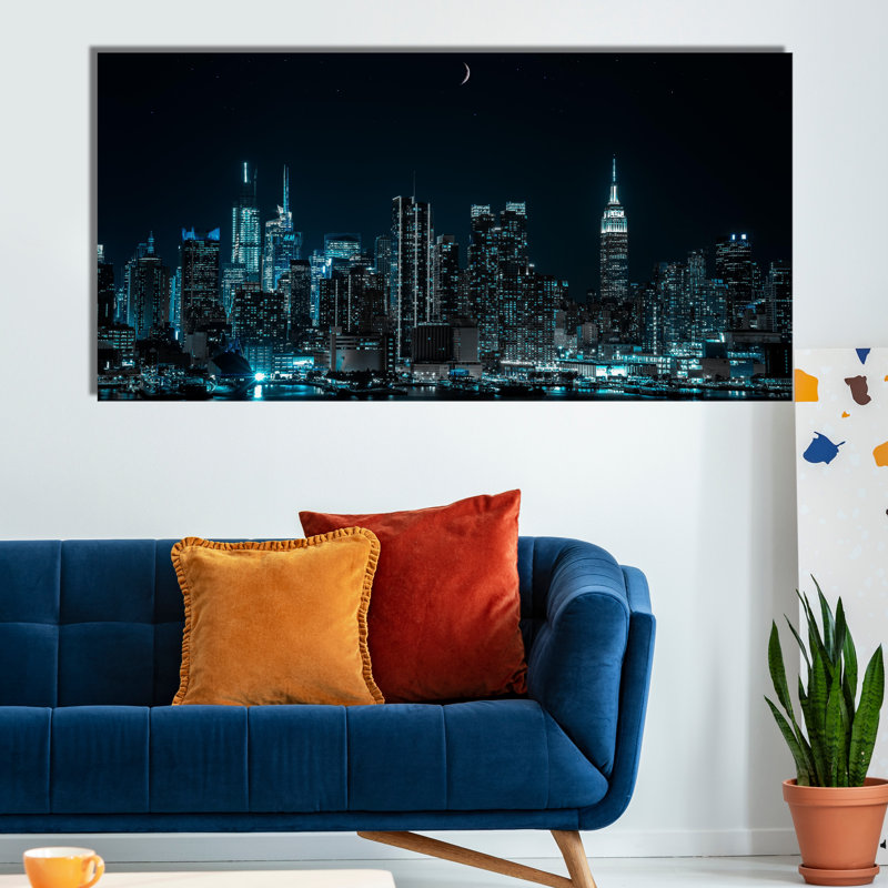 «Buildings At Night Wallart», reproduction d'art sur toile, Papier, H 30 po x l 60 po x P 0,1 po