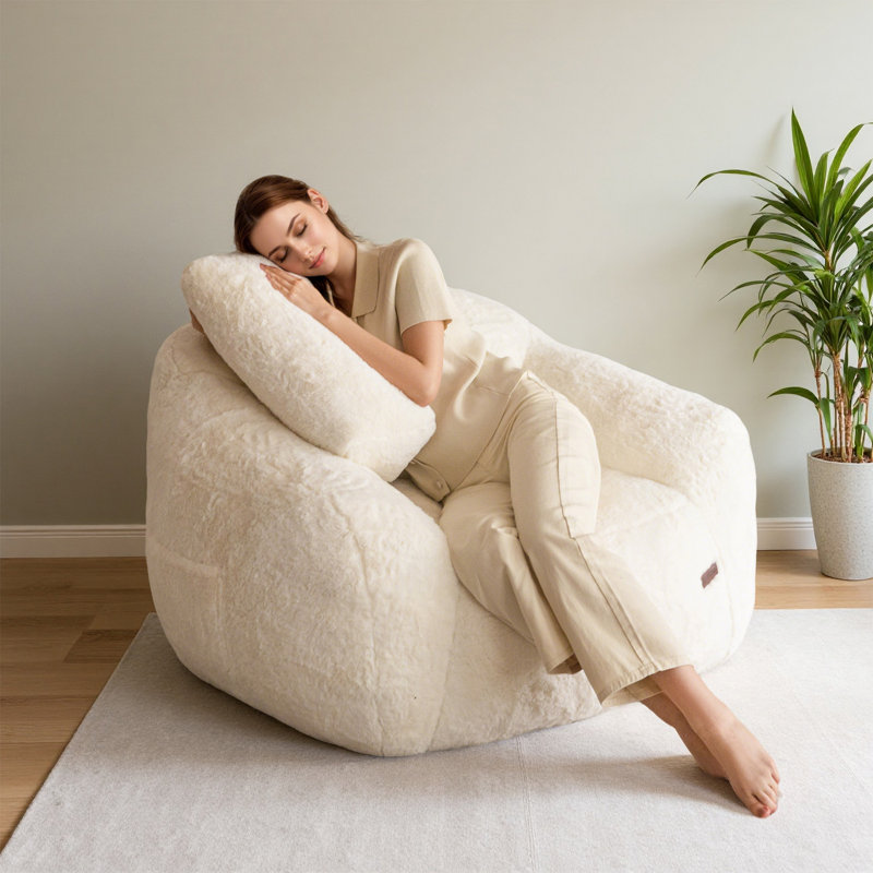 Fauteuil à billes Giant, Fausse fourrure beige