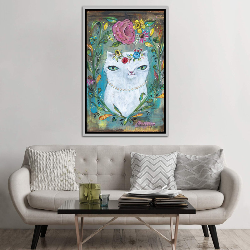 «White Kitty» par Heather Renaux - reproduction d'art, H 60 po x l 40po x P 1,5 po, Toile avec cadre argenté, Pas de tapis