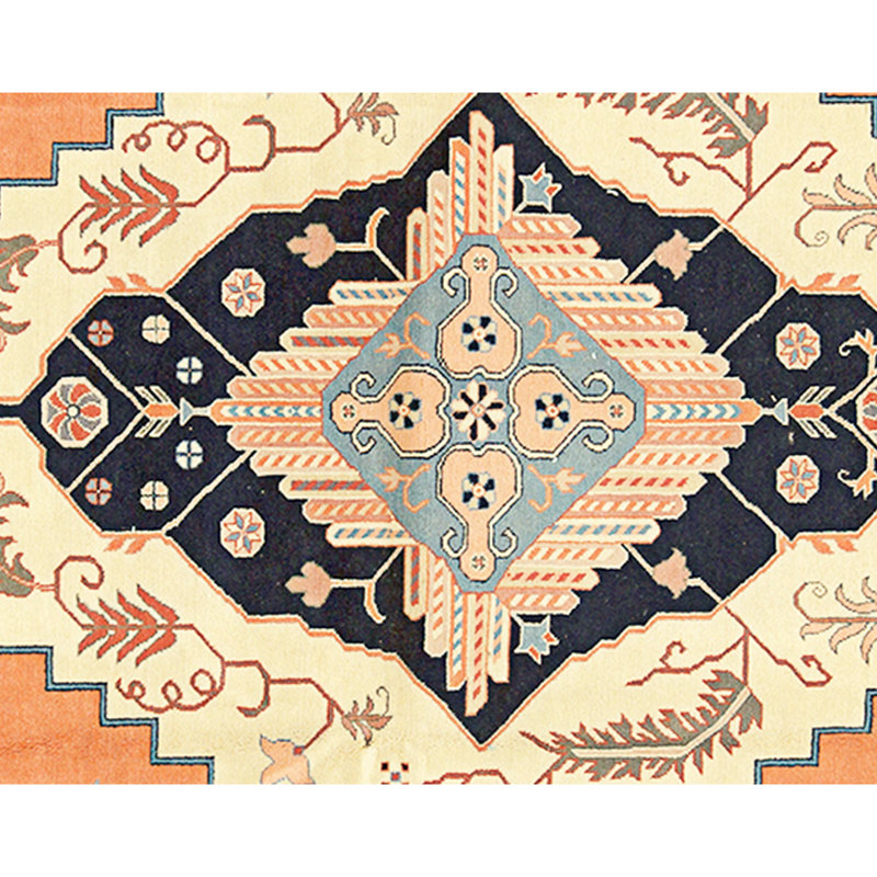 Tapis rose et ivoire noué à la main de haute qualité