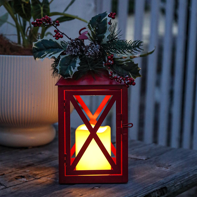 Paquet de 2 lanternes de Noël rouges avec bougie DEL sans flamme scintillante et verdure des Fêtes, lanternes en métal, décoration de Noël, décoration intérieure