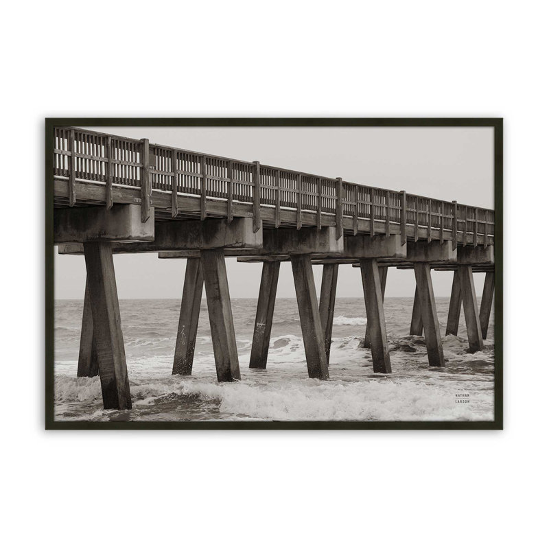 «Pier Angles II» par Nathan Larson, reproduction d'art, H 12 po x l 18 po, Noir