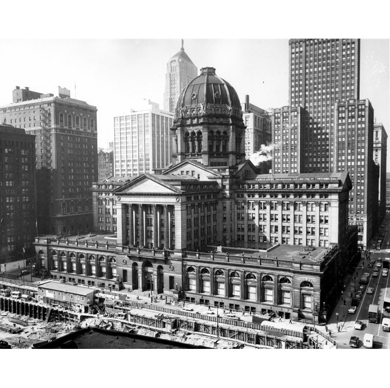 Cour fédérale de Chicago, 1960, H 28 po x l 35 po