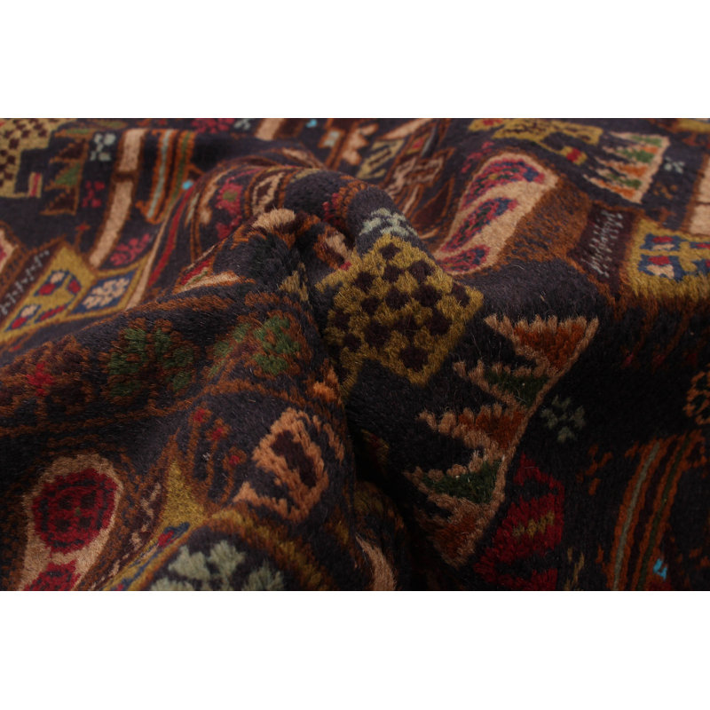 Tapis noir Rare War 3 pi 8 po x 6 pi 8 po