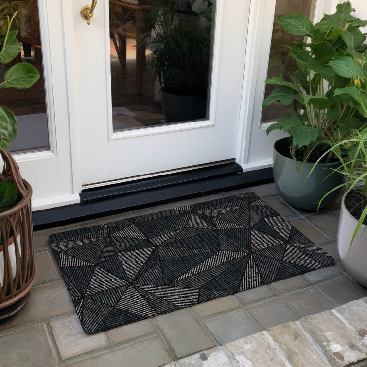 Itzayana Geometric Machine Washable Indoor/Outdoor Area Rug 