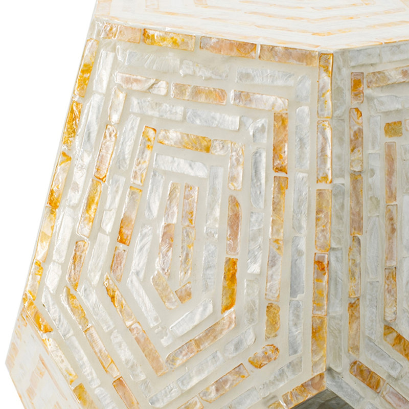 Tabouret de 18 po x 18 po x 21 po avec capes hexagonales, couleur crème et jaune, incrustations incrustées, embellissements en forme de losange, tabouret de table d'appoint ou pour table d'appoint, attributs, ornements, à utiliser comme
