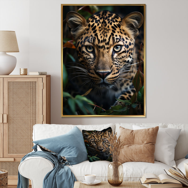 Cheetah Portrait Silent Stalk V - Animals Canvas Prints, H 32 po x l 16 po x P 1 po, Cadre flottant doré