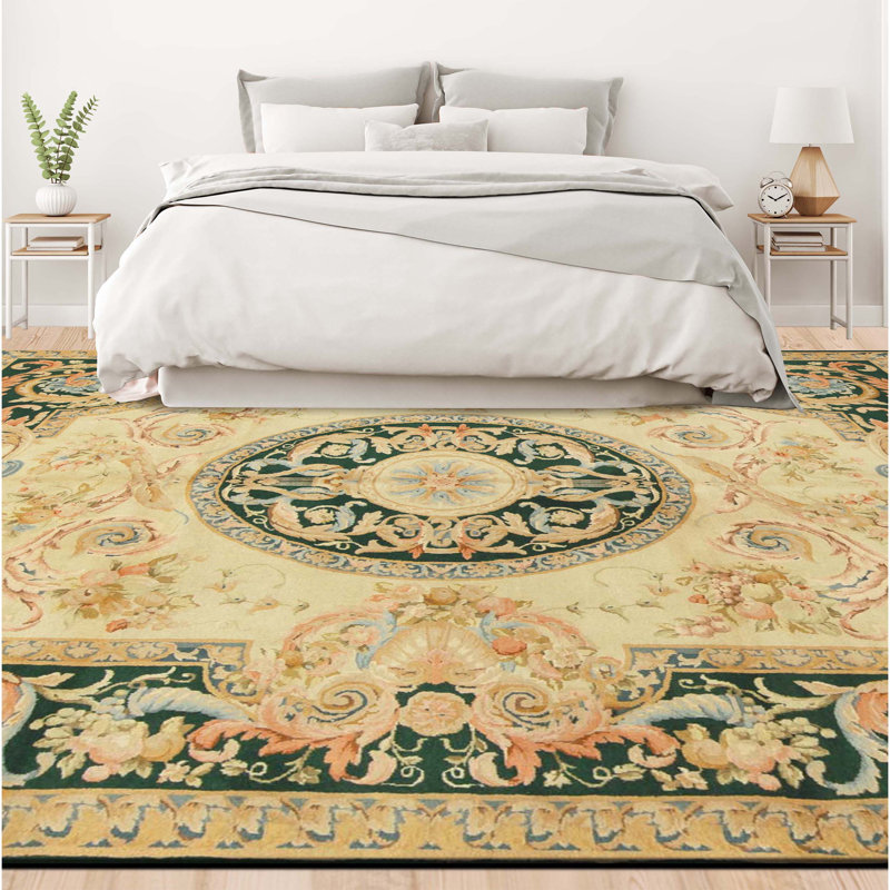 Hand Knotted Wool Oriental Area Rug in Cream And Green