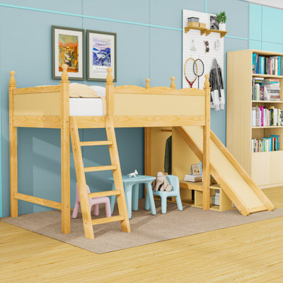 Lit mezzanine avec tablettes de rangement et échelle, glissade