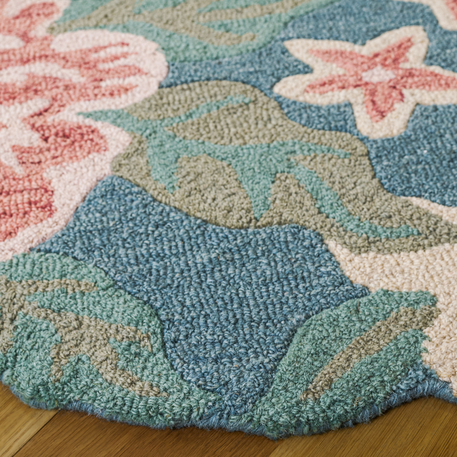 Hand-Tufted Wool Floral Rug, Round 6'