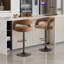 Ensemble de 4 tabourets de bar réglables George avec accoudoirs à dossier George, tabourets de comptoir pivotants en cuir de polyuréthane moderne avec repose-pieds, chaises d'îlot de cuisine pour la salle à manger, bar maison, café, brun-1069806060-1011980004