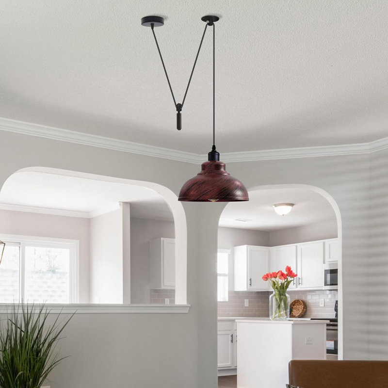 Luminaire suspendu courbé 2M avec abat-jour de style campagnard. Comprend un système de poulie suspendue et une base E26. Idéal pour les îlots de cuisine et les salles à manger