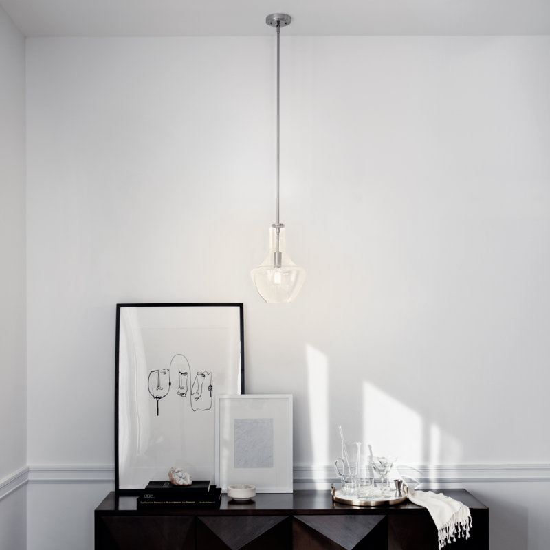 Suspension Kichler Everly en nickel brossé de 38,7 cm (15,25 po) à une lumière avec abat-jour transparent en forme de larme à bulles.