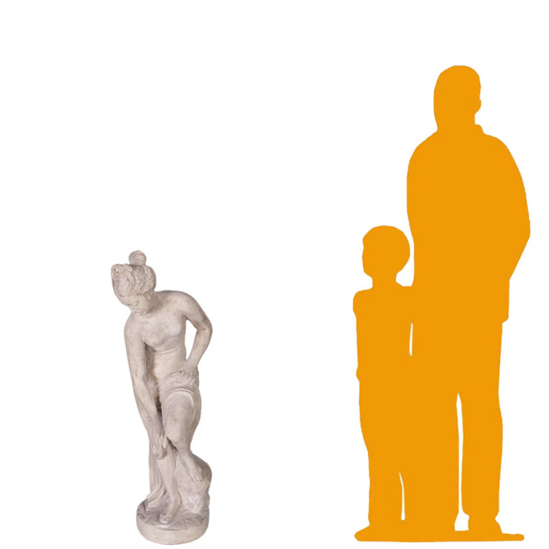 Statue romaine se baignant
