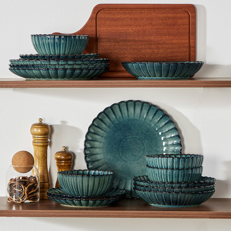vancasso 16-Piece Petal Ceramic Dinnerware Set for 4, Stackable, Microwave & Dishwasher Safe, Green