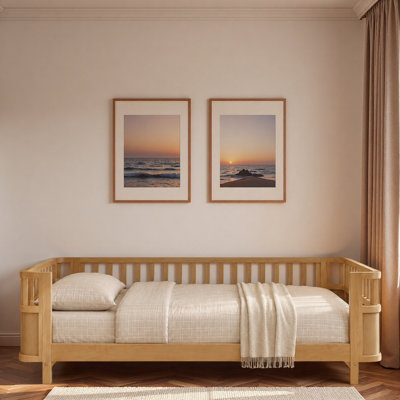Lit pour enfant à profil bas avec coin arrondi lisse et support en lattes de bois