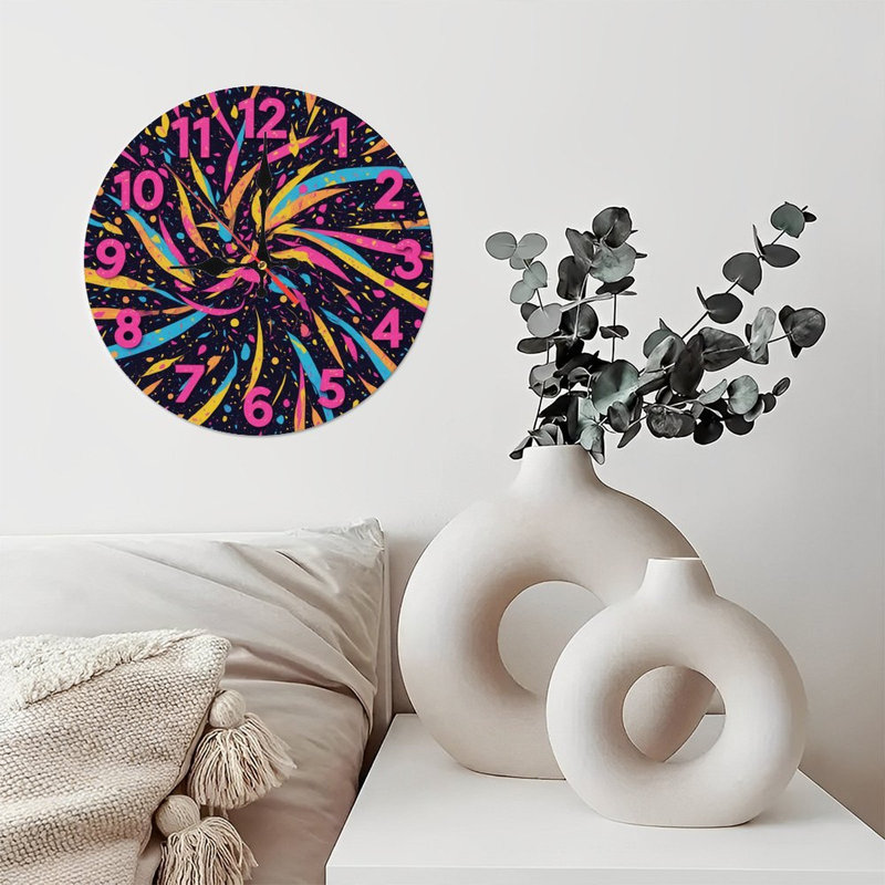 Horloge avec chiffres et tourbillons