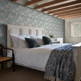 William Morris Honeysuckle Verde Wallpaper