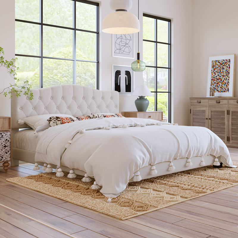 Lit plateforme tapissier très grand PUDDINGPOP avec tête de lit courbée et capitonnée Diamond - beige