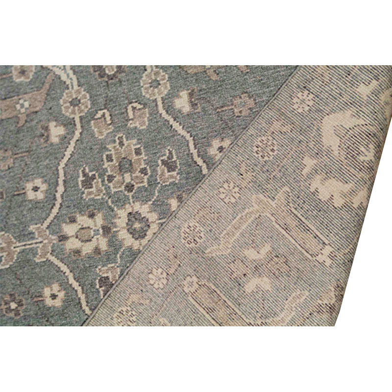 Oriental Area Rug in Dark Blue/Ivory