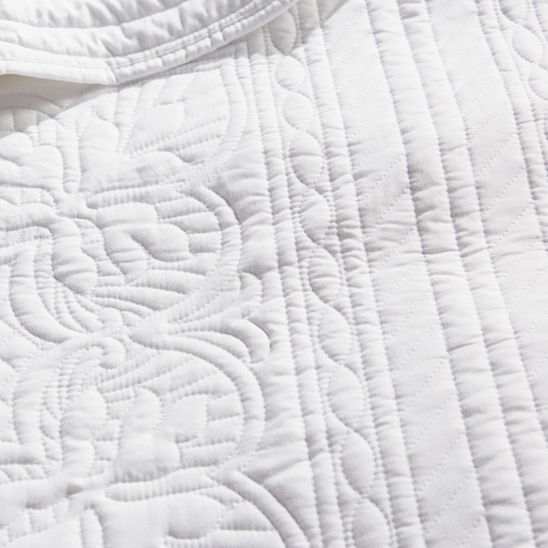 White Microfiber Reversible Daybed Quilt Set with Scalloped Edges