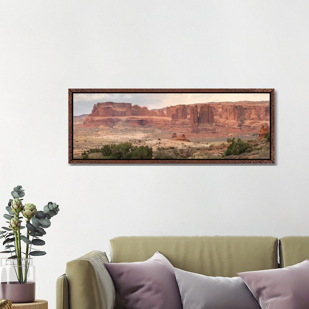 Dusty Desert V von Lori Deiter - Panoramaleinwand auf Leinwand Giclée auf Leinwand