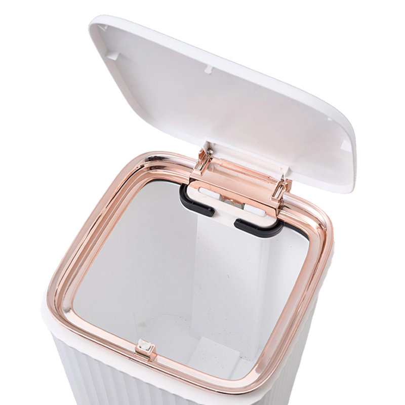 Plastic Step On Waste Bin, 33.5cm H x 23cm W x 22cm D