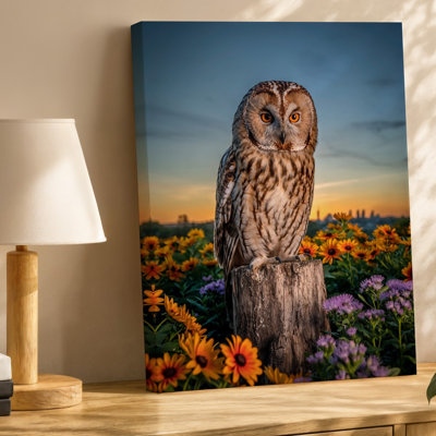 Toile, un majestueux hibou perché sur une souche en bois texturée au milieu d'un art mural