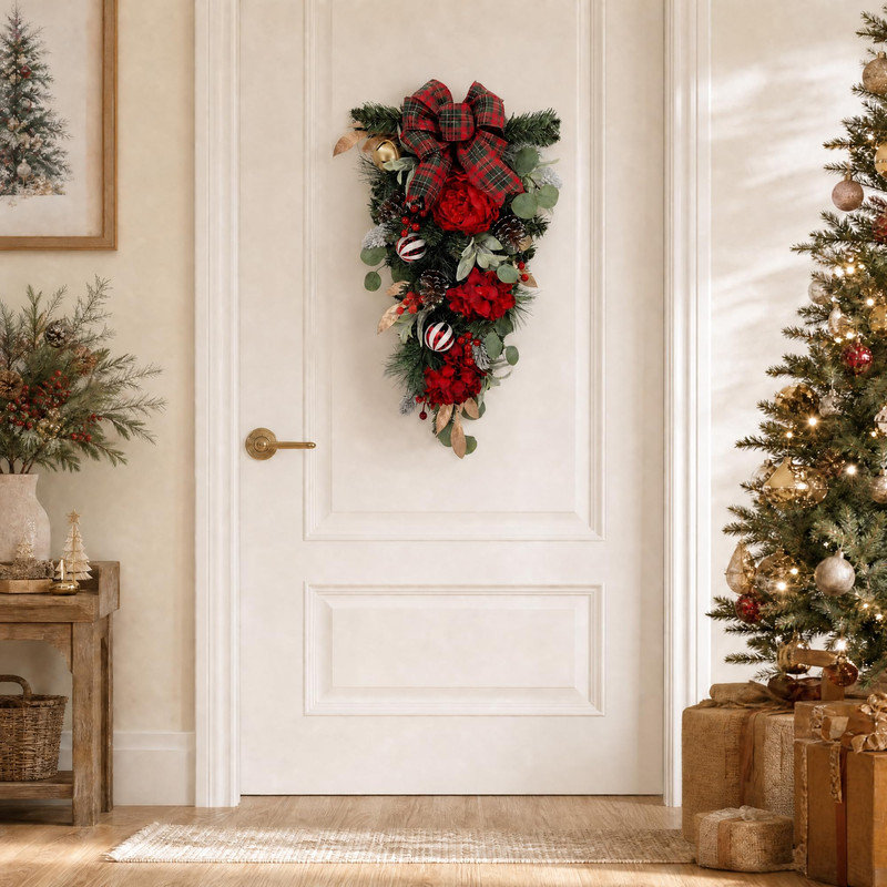 Guirlande de Noël en forme de larme de 76 cm (30 po) avec pommes de pin, baies et nœud à carreaux