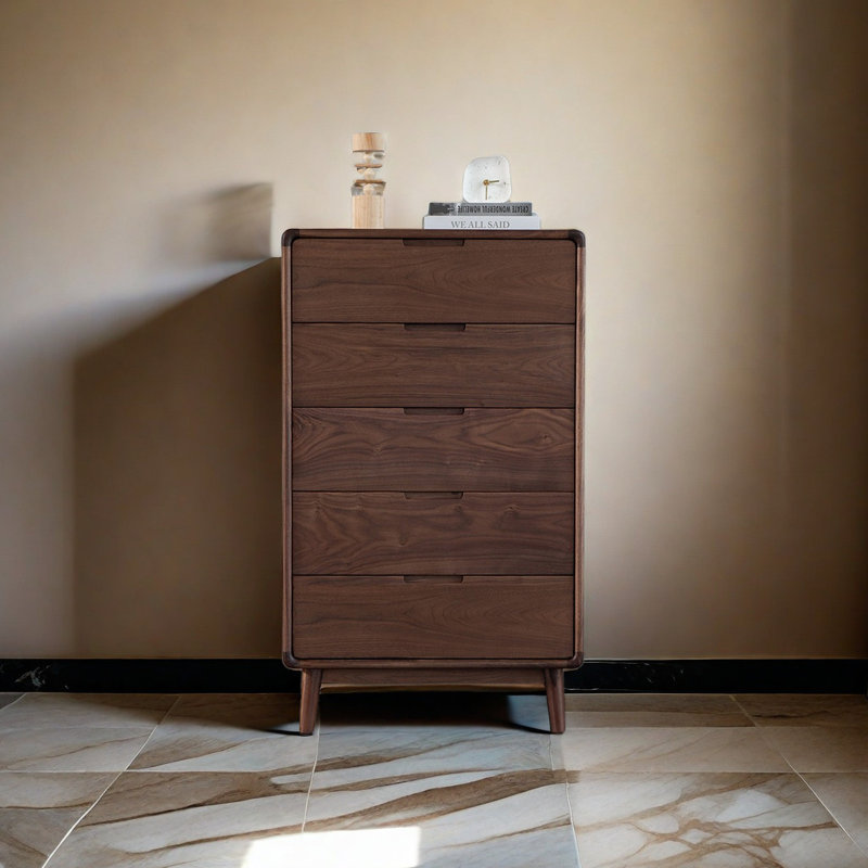 Commode à cinq tiroirs