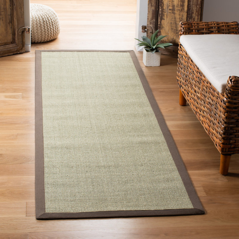 Tapis taupe en sisal tissé à la machine erroll, Tapis de couloir 2 pi 6 po x 8 pi