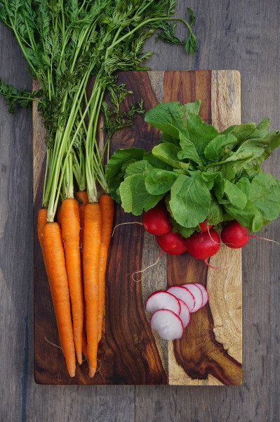 Sheesham Wood Rectangular Cutting Board with Non-Slip Feet